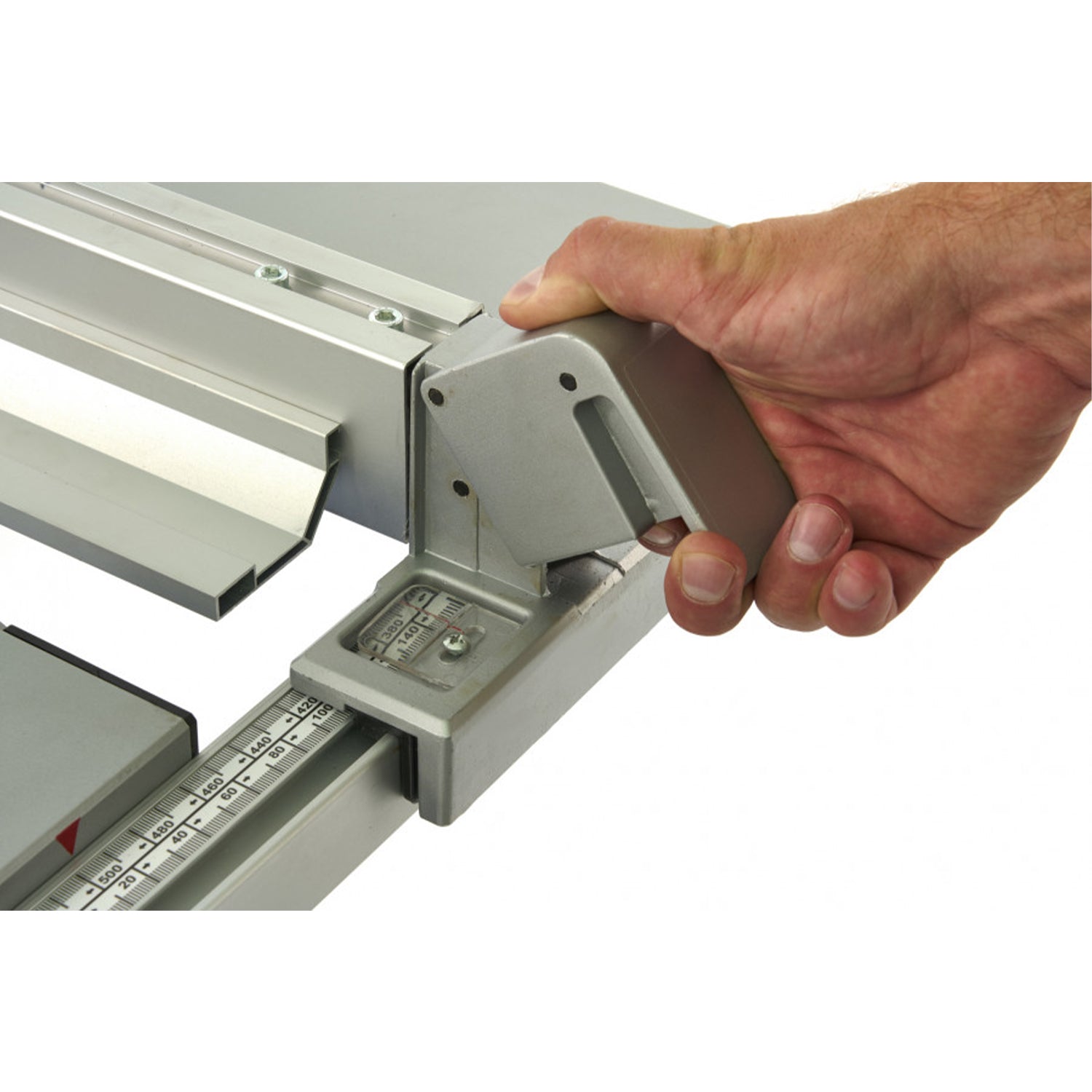 Stolná kotúčová píla 1600W 255mm HBM