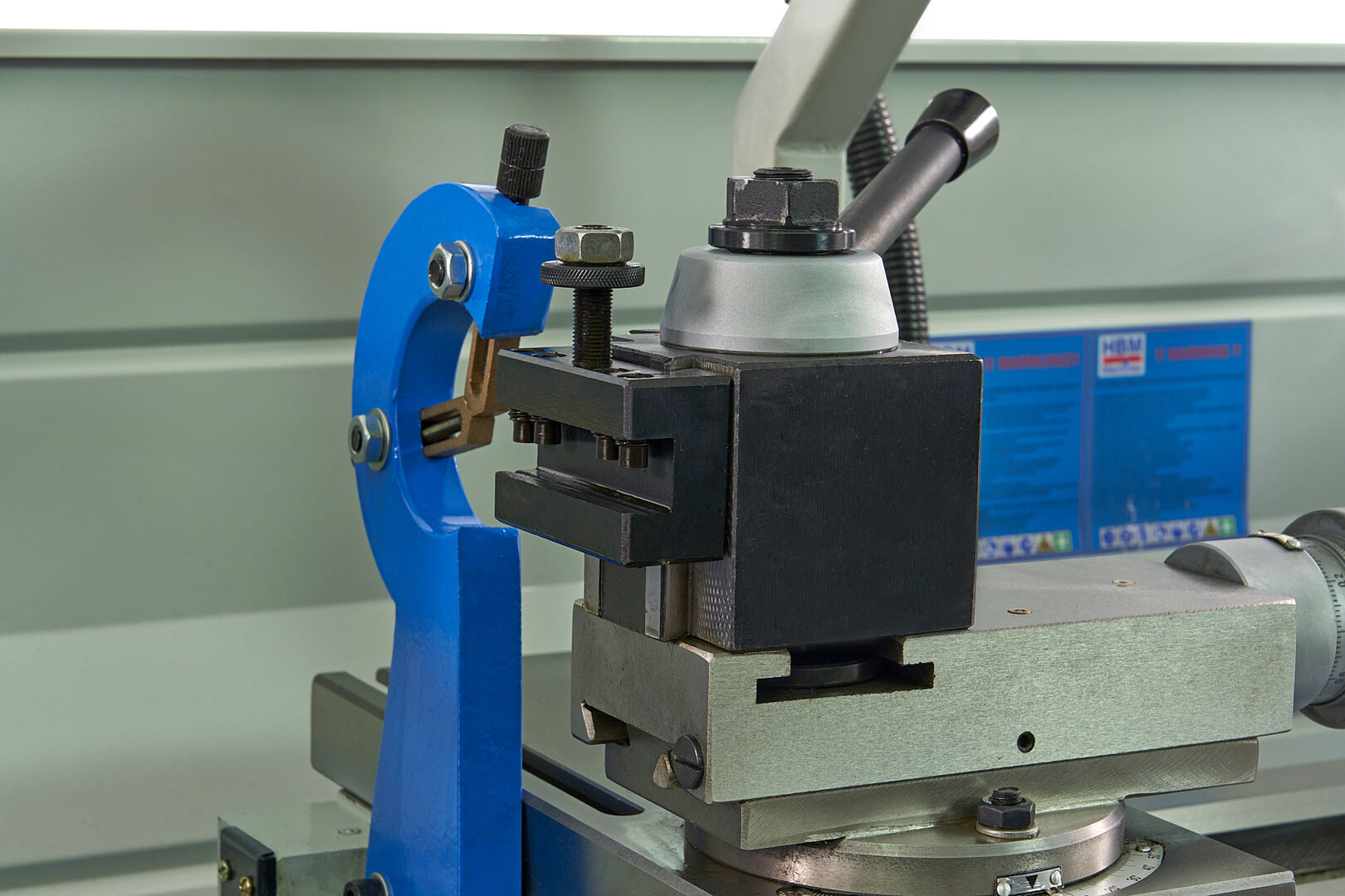 Profesionálny sústruh na kov 320 x 900 HBM