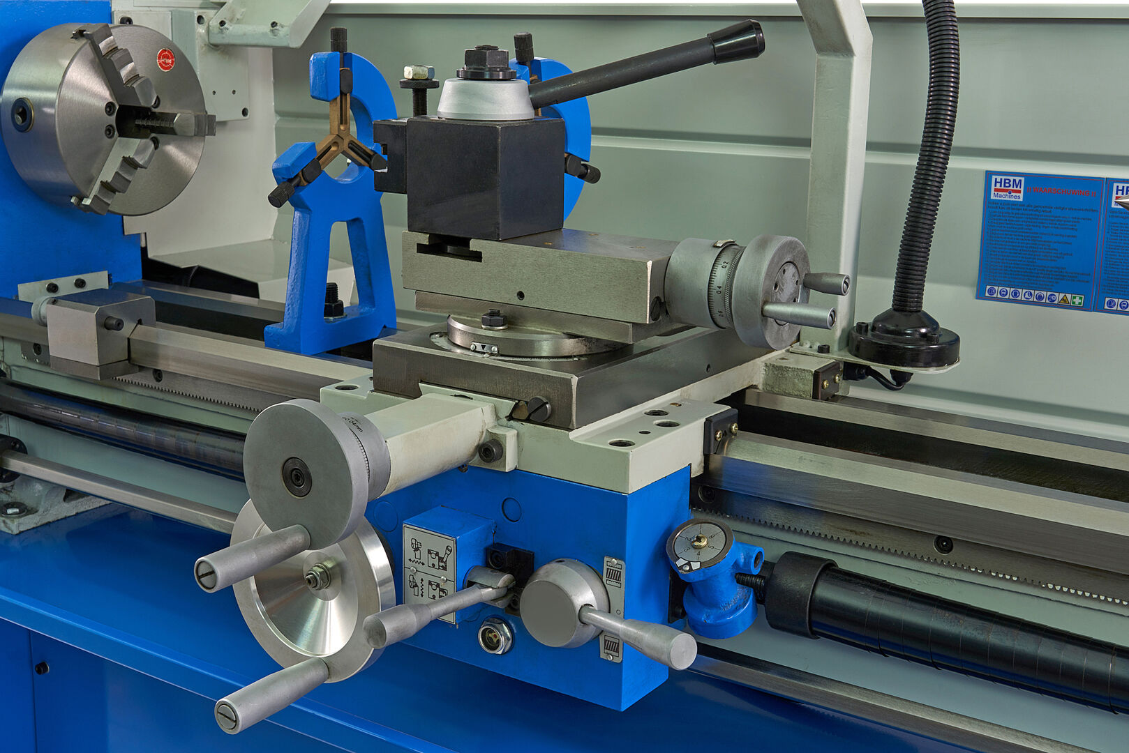 Profesionálny sústruh na kov 320 x 900 HBM