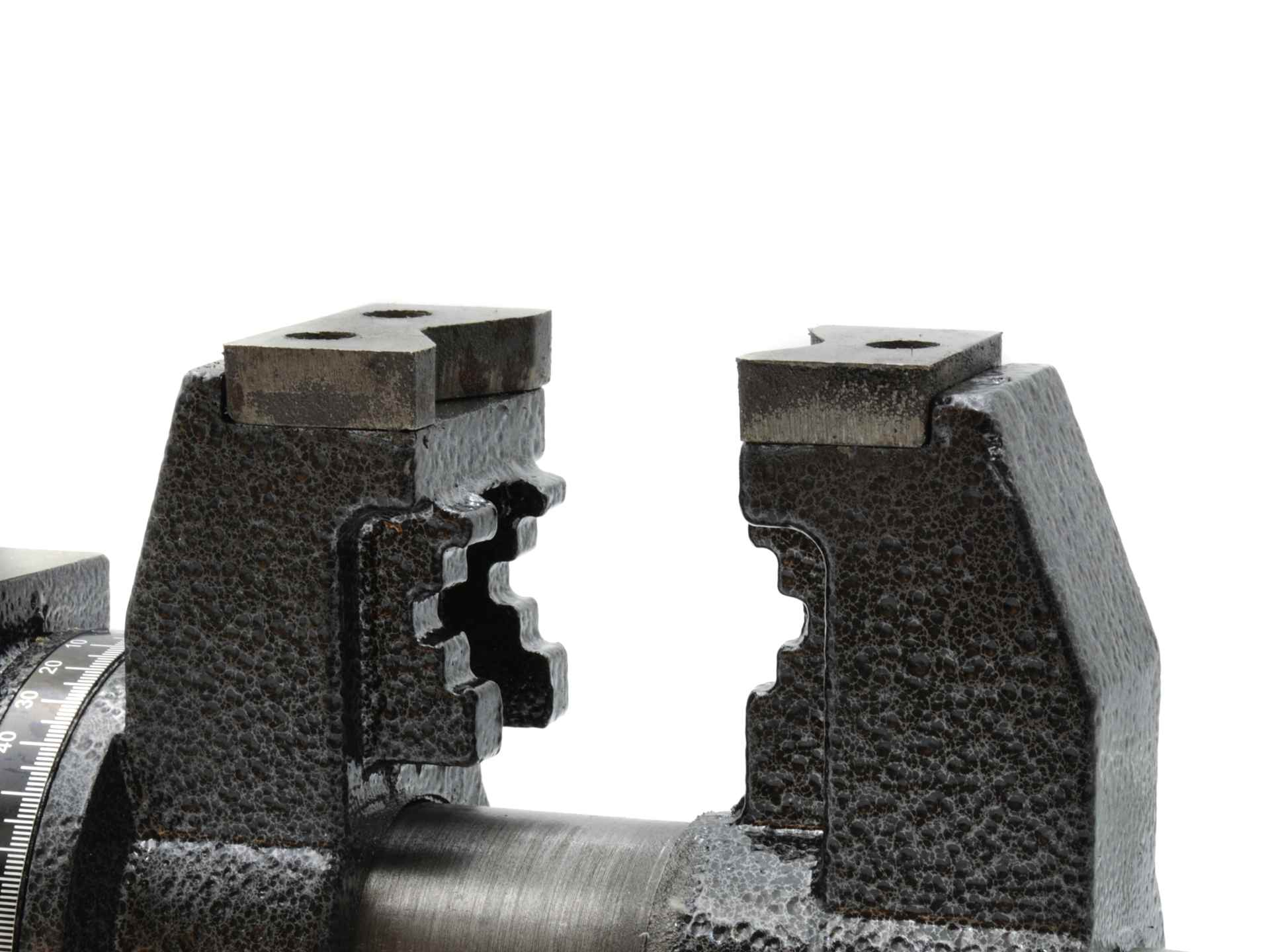 Multifunkčný otočný stolový zverák 125mm