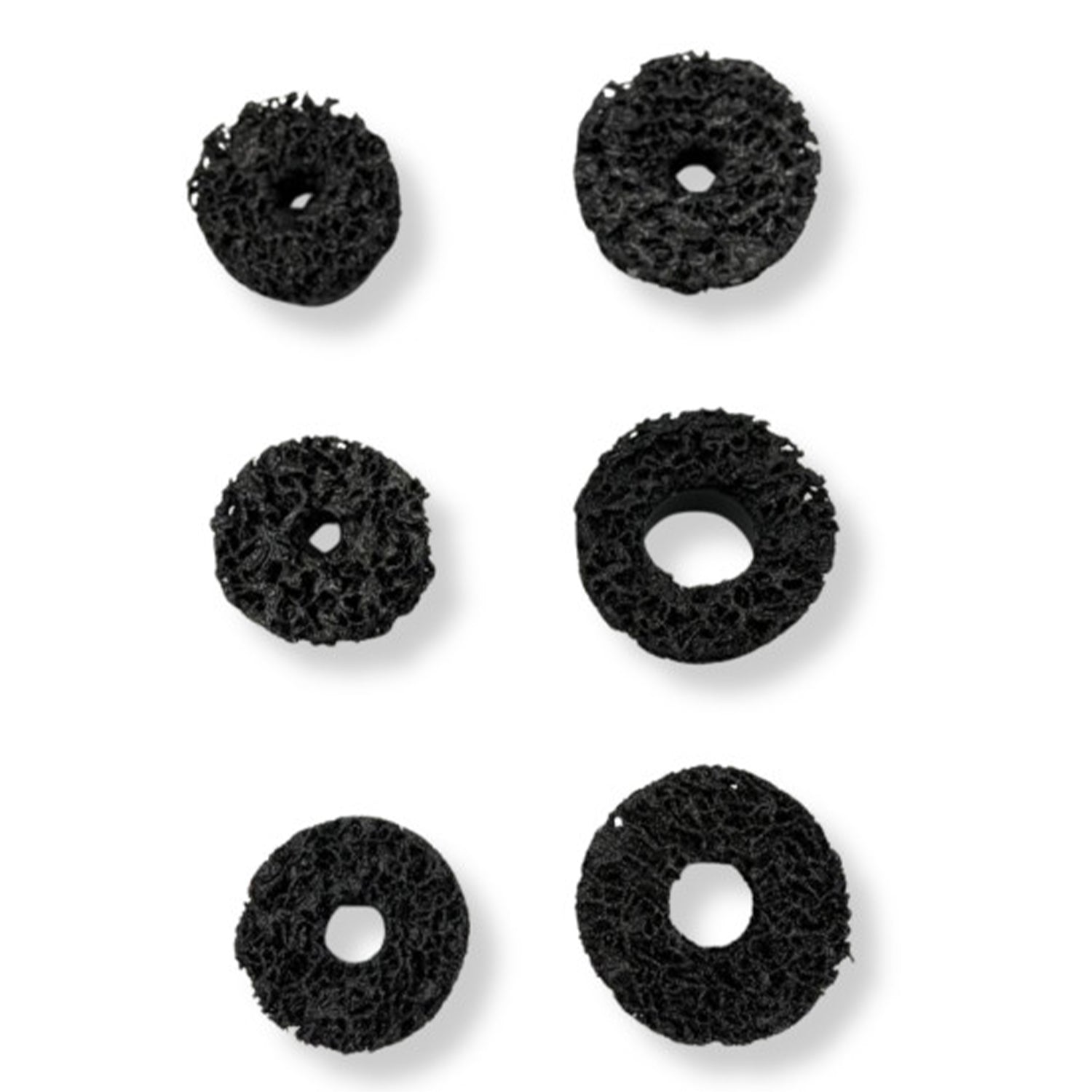 Zariadenie na čistenie skrutiek a nábojov kolies kompatibilné s rázovými pištoľami