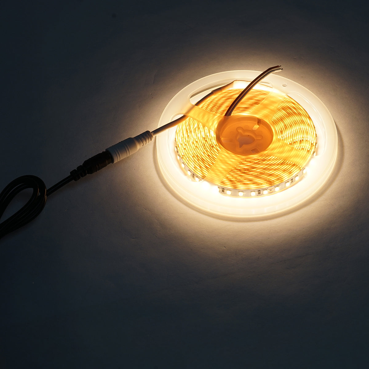 LED pásik 2835 9,6W/m, 3000K, 12-220V, rolka 5m, 120 LED/m, IP20, Breckner Germany