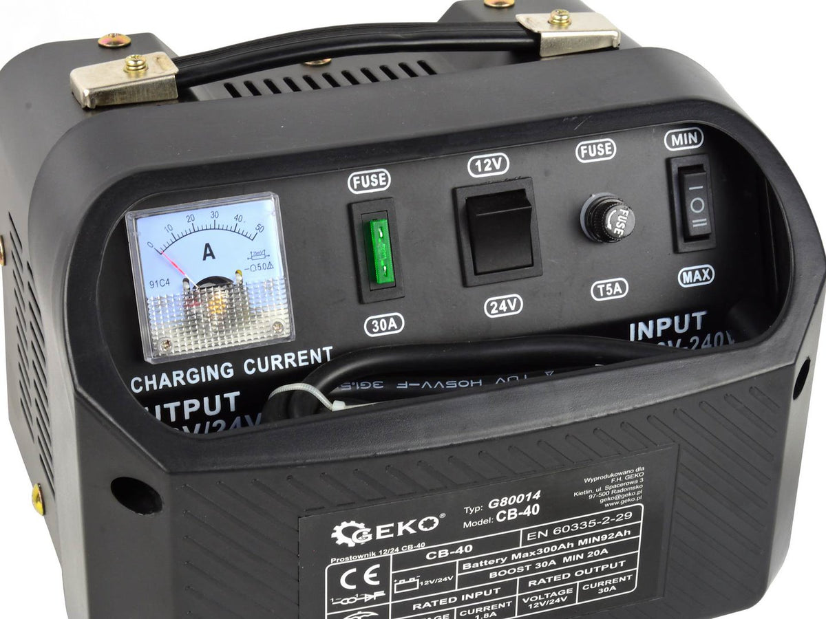 Nabíjačka autobatérií 12/24V CB-40, 20 - 30A na autobatérie 92 - 300Ah, Geko