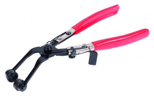 Zahnuté kliešte na pružinové spony v aute