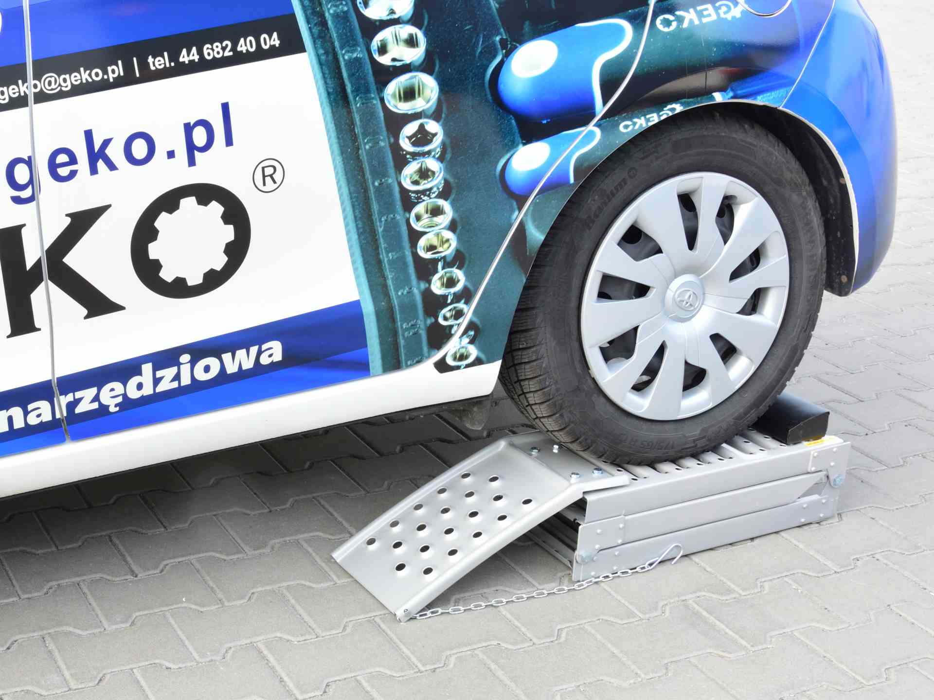 Súprava skladacích nájazdových rámp 2200kg