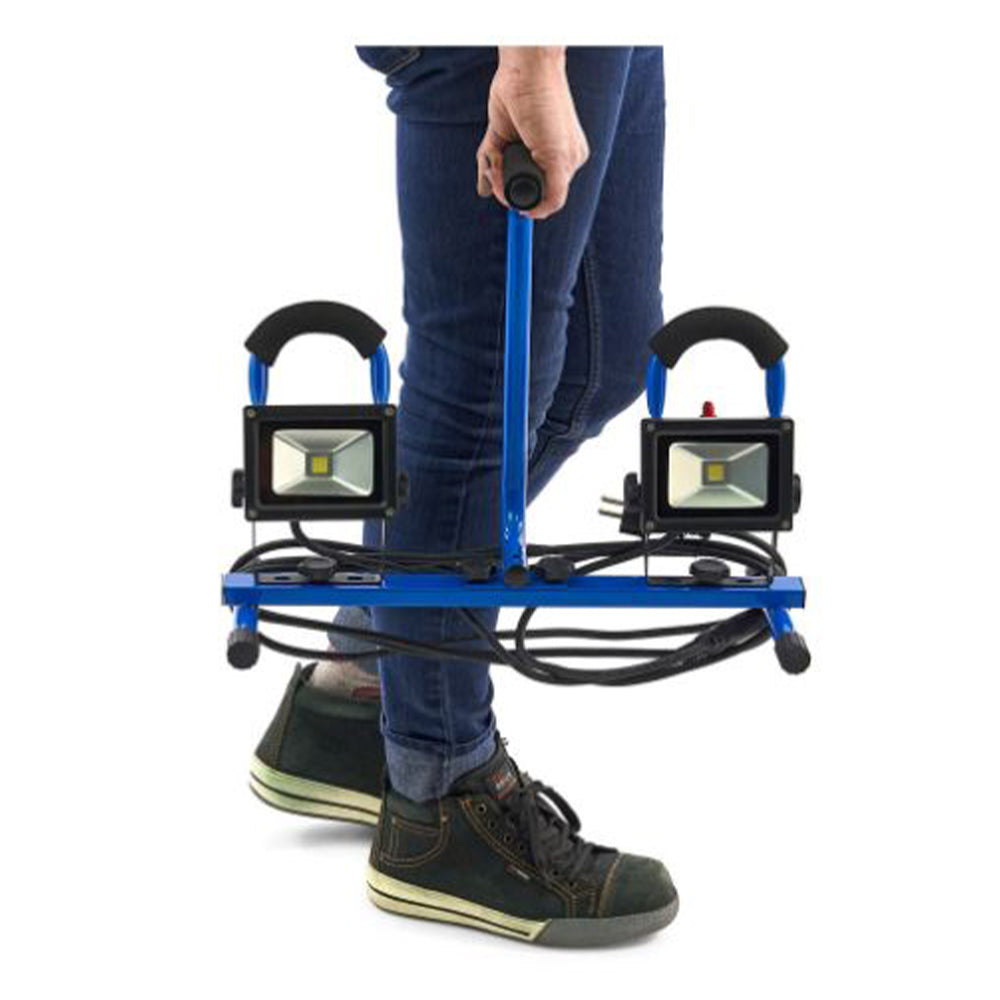 LED lampa - reflektor 2 × 10W, 700lm, 230V, so statívom