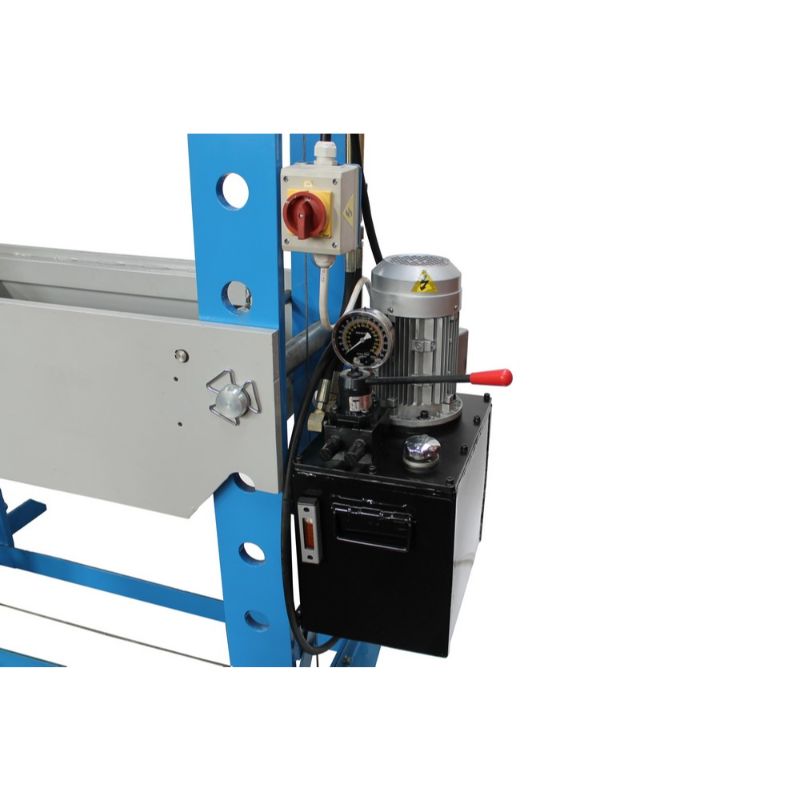 Elektrohydraulický lis 150t