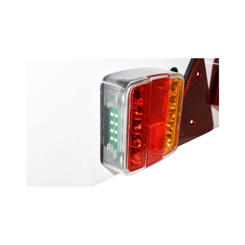 Svetelná lišta na príves 1220mm, 2x LED svetlo, 1x LED hmlové svetlo, 2x reflexný trojuholník, kábel 6m a 7-pinová zástrčka 12/24V