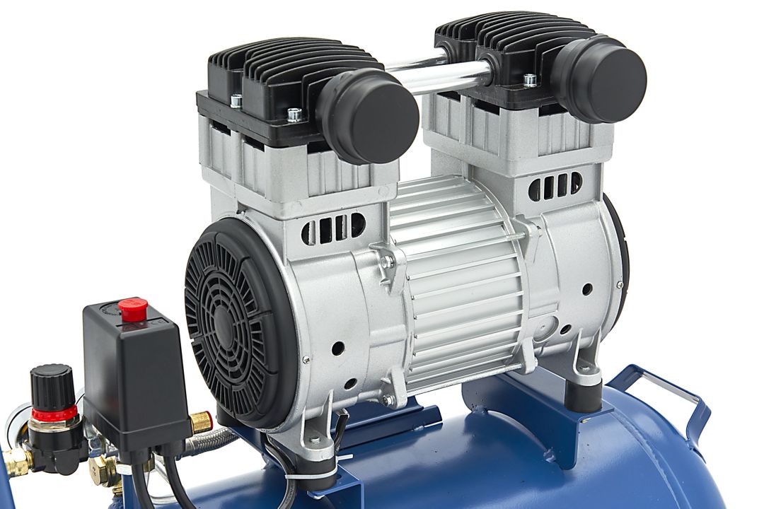 Tichý bezolejový kompresor 50l 1500W HBM