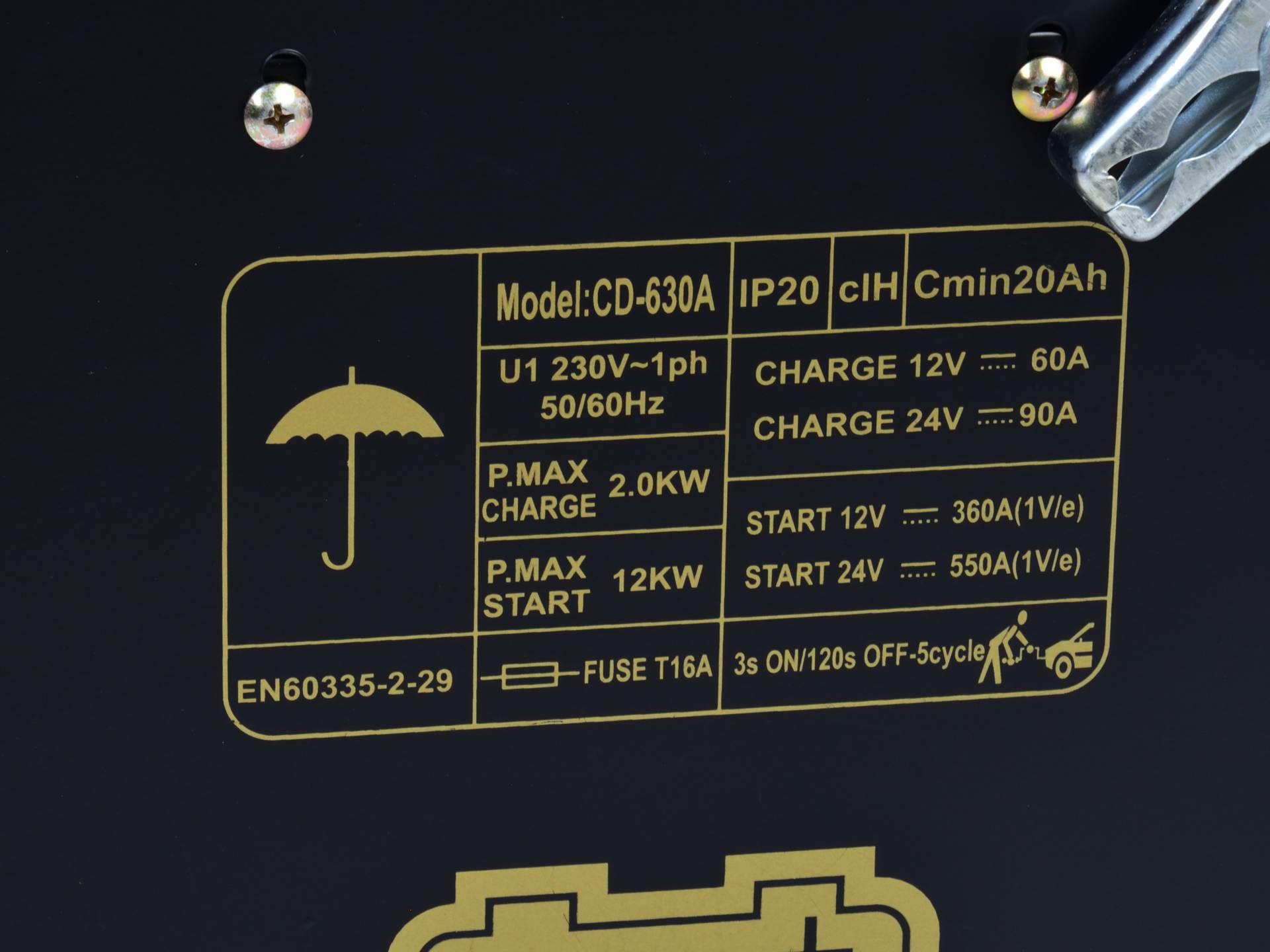 Nabíjačka autobatérií so štartérom 550A Class 630